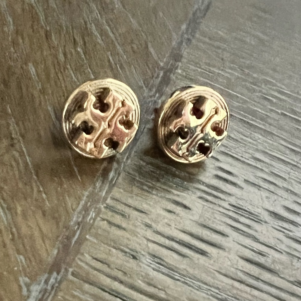 Like new worn once Tory Burch signature gold earring logo studs